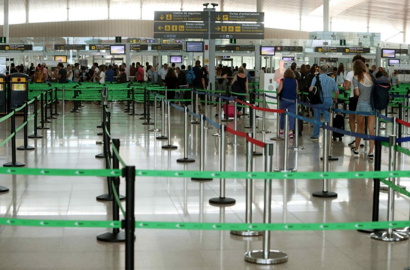 Threat of strikes at Alicante-Elche and Valencia airports