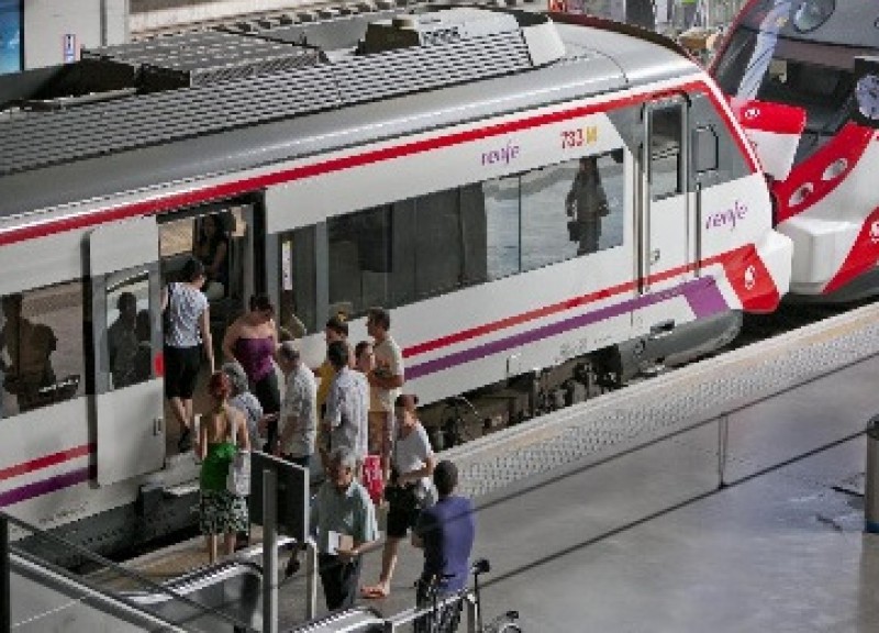 Renfe expands its weekend train service between Alicante and Barcelona