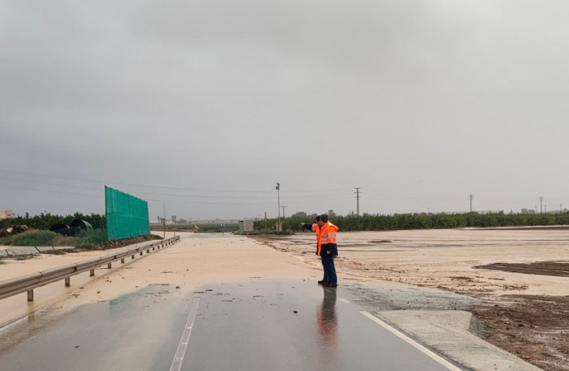 <span style='color:#780948'>ARCHIVED</span> - List of roads still closed by floodwater after the gota fría storm in Murcia on Tuesday