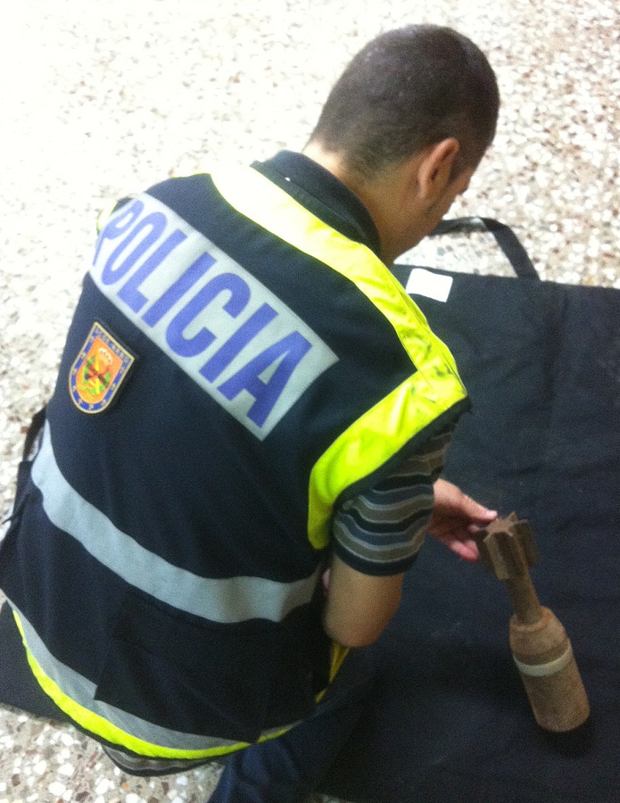 90mm projectile discovered under BBQ unit in Murcia
