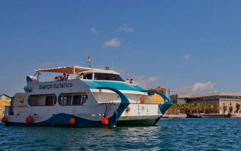 The Cartagena tourist boat, trips around the bay and to the Fuerte de Navidad