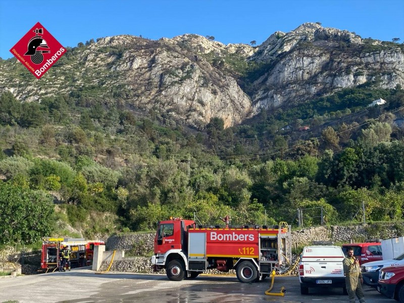 <span style='color:#780948'>ARCHIVED</span> - Alicante firefighters make a record number of mountain rescues in one day