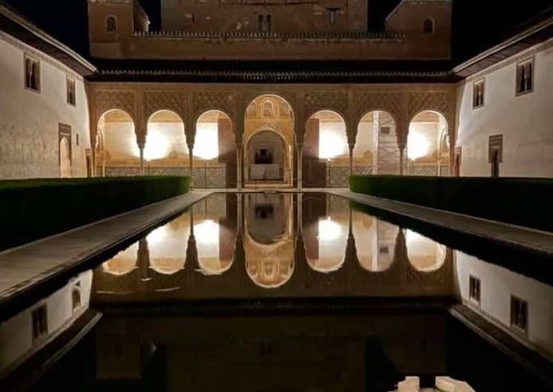 <span style='color:#780948'>ARCHIVED</span> - The Alhambra in Granada reopens for nocturnal visits