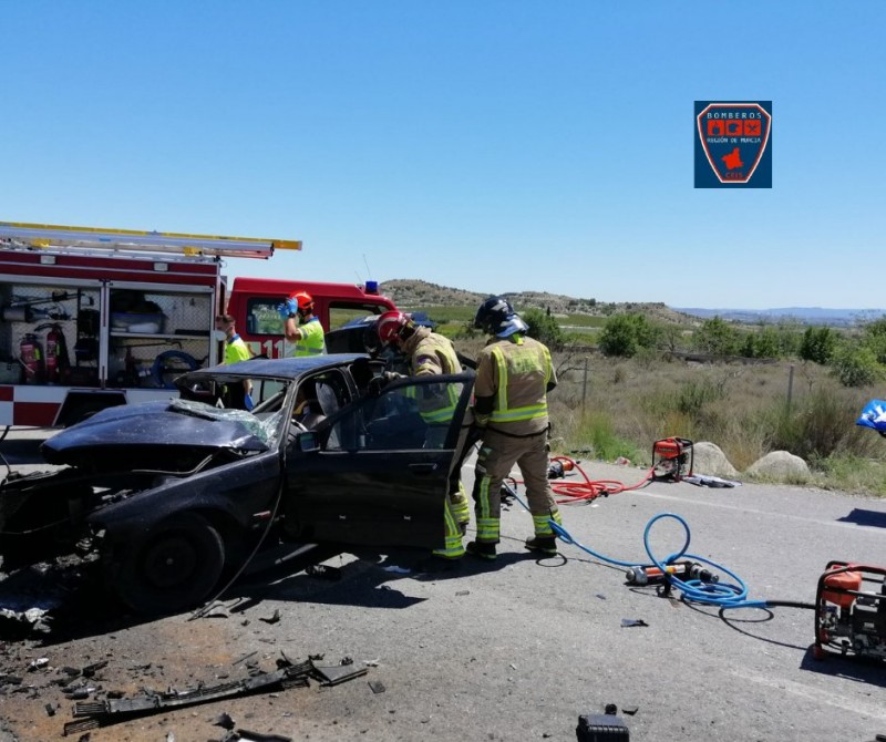 <span style='color:#780948'>ARCHIVED</span> - One dead and two injured in accident on RM-530 between Archena and Mula