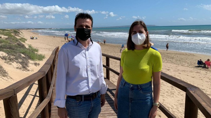 <span style='color:#780948'>ARCHIVED</span> - Elche declares all its beaches smoke-free