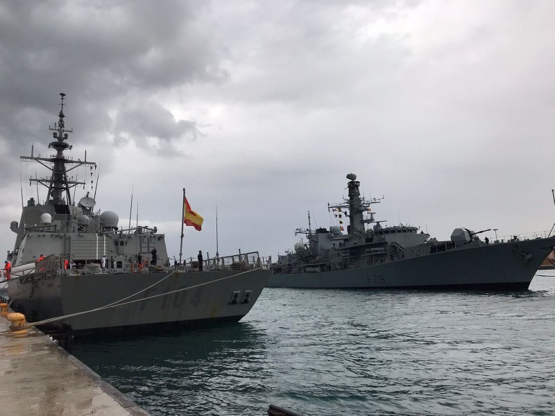 <span style='color:#780948'>ARCHIVED</span> - British Navy frigate HMS Kent docks in Alicante Port on the Costa Blanca