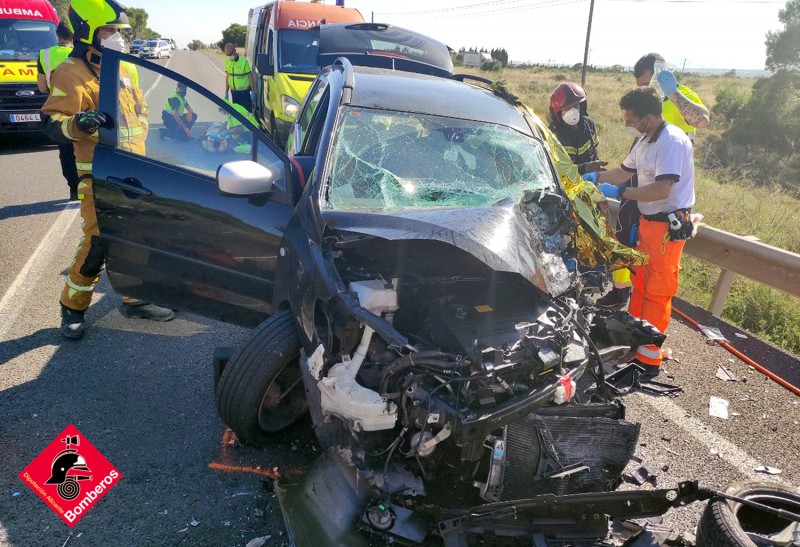 <span style='color:#780948'>ARCHIVED</span> - Tragedy as woman dies in horror crash on the N-332 near Santa Pola