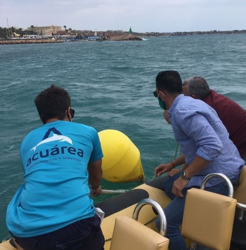 <span style='color:#780948'>ARCHIVED</span> - Ecological beacons anchored along Orihuela coastline to protect the seabed