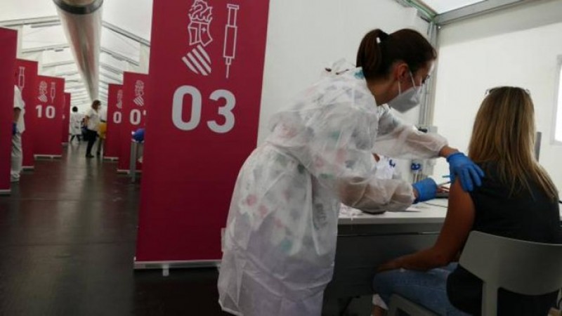 <span style='color:#780948'>ARCHIVED</span> - Valencia region to start mass vaccination of 30 to 39 year olds next week