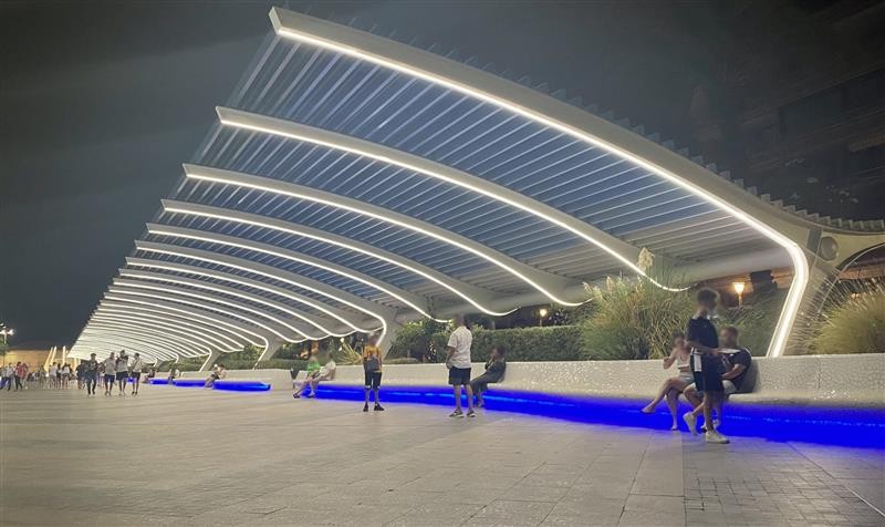 <span style='color:#780948'>ARCHIVED</span> - Central promenade in Torrevieja dazzles with new lighting