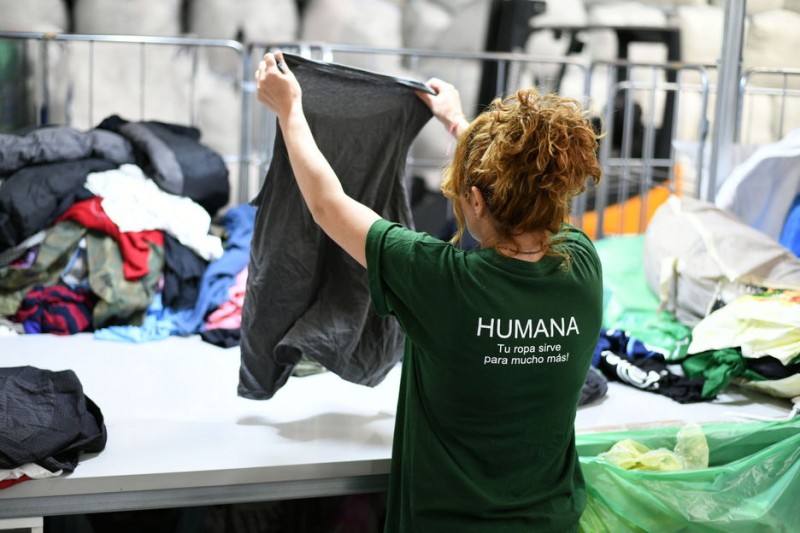 <span style='color:#780948'>ARCHIVED</span> - Javea recycles 50 tonnes of used clothing in six months