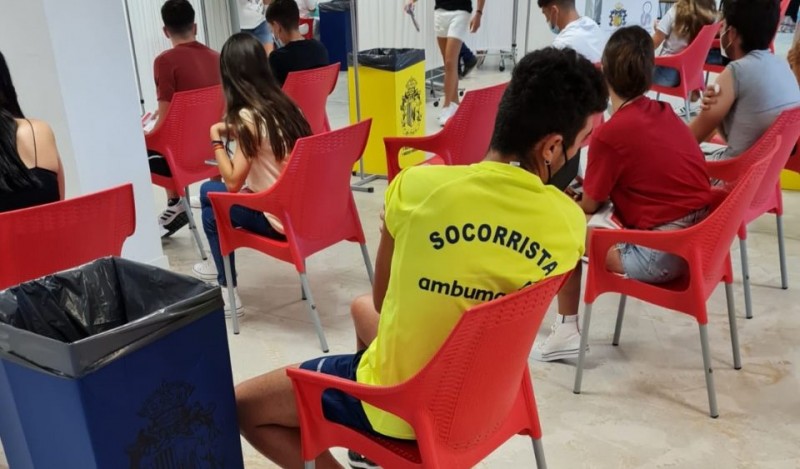 <span style='color:#780948'>ARCHIVED</span> - Orihuela lifeguards receive first doses of Covid vaccine