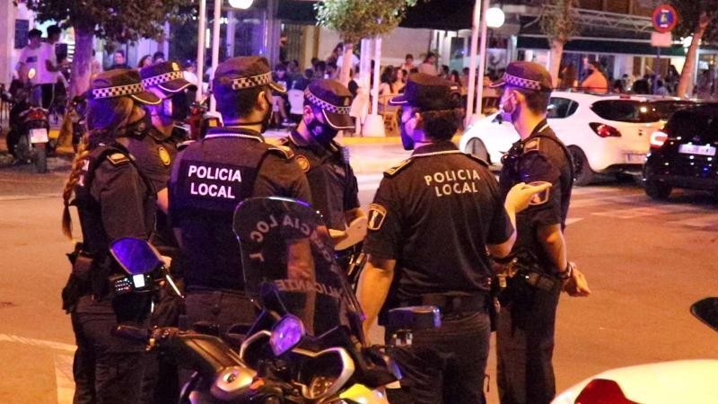 <span style='color:#780948'>ARCHIVED</span> - Over 100 weekend fines for street drinking and flouting curfew in Alicante