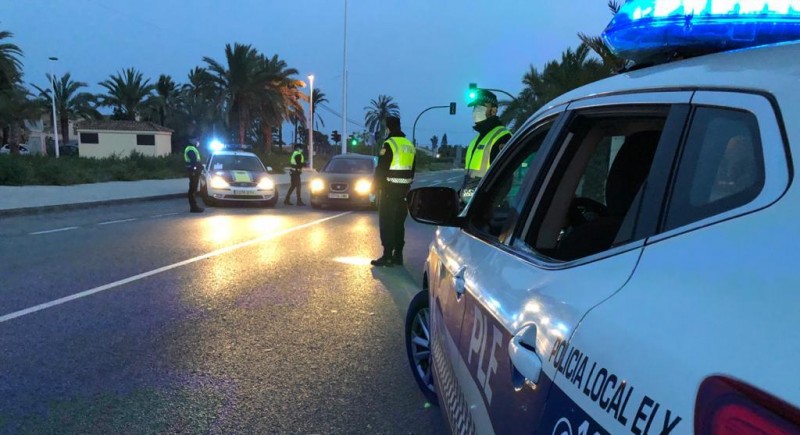 <span style='color:#780948'>ARCHIVED</span> - 17-year-old arrested after fleeing from illegal street race in Elche