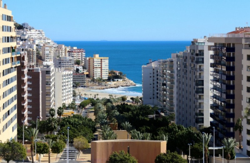 <span style='color:#780948'>ARCHIVED</span> - Pensioner drowns on Benidorm beach