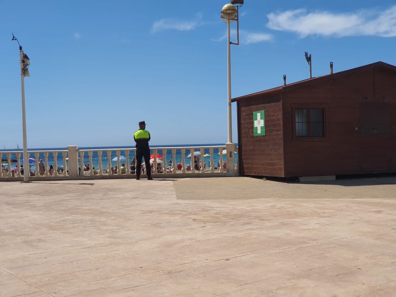 <span style='color:#780948'>ARCHIVED</span> - Pensioner saved from drowning by ambulance team in Torrevieja