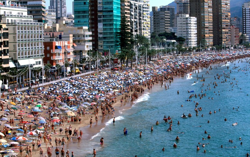 <span style='color:#780948'>ARCHIVED</span> - British holidaymakers make steady comeback in Benidorm