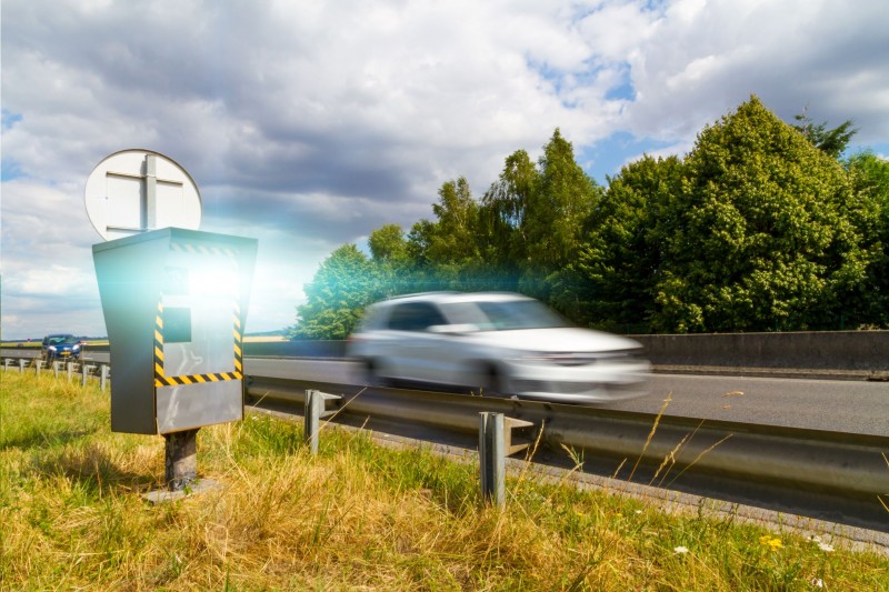 <span style='color:#780948'>ARCHIVED</span> - Vain motorist speeds past Alicante radar 64 times to get best profile shot