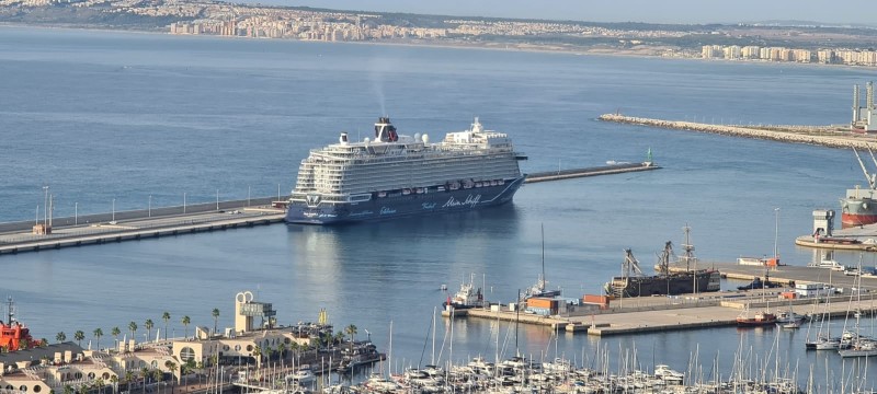 <span style='color:#780948'>ARCHIVED</span> - Alicante Port set to sail past pre-pandemic cruise tourism figures
