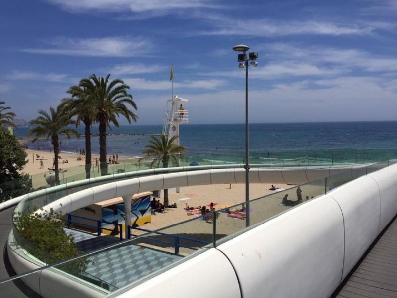 <span style='color:#780948'>ARCHIVED</span> - Gaping hole in Alicante footbridge remains unfixed 18 months after being damaged