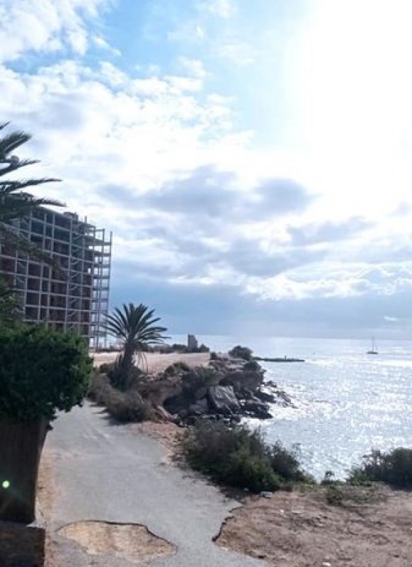 <span style='color:#780948'>ARCHIVED</span> - New seafront apartment blocks spark outrage in Orihuela Costa