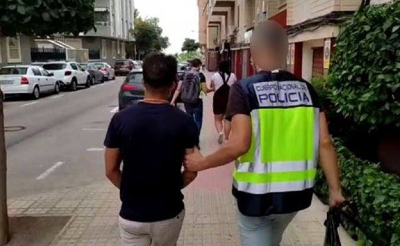 <span style='color:#780948'>ARCHIVED</span> - Gang of professional squatters arrested in Alicante