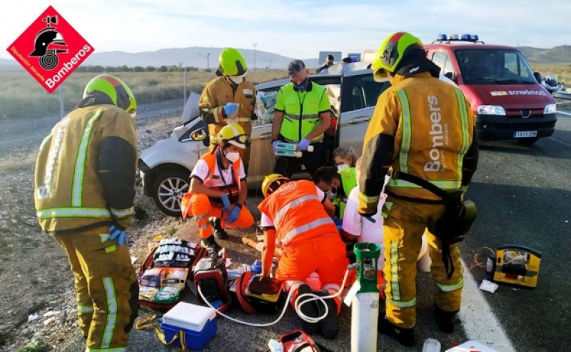 <span style='color:#780948'>ARCHIVED</span> - Driver seriously hurt in multi-vehicle motorway crash near Villena