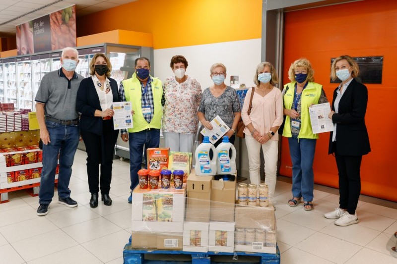 <span style='color:#780948'>ARCHIVED</span> - U3A volunteers donate food and basic necessities to Alfaz del Pi