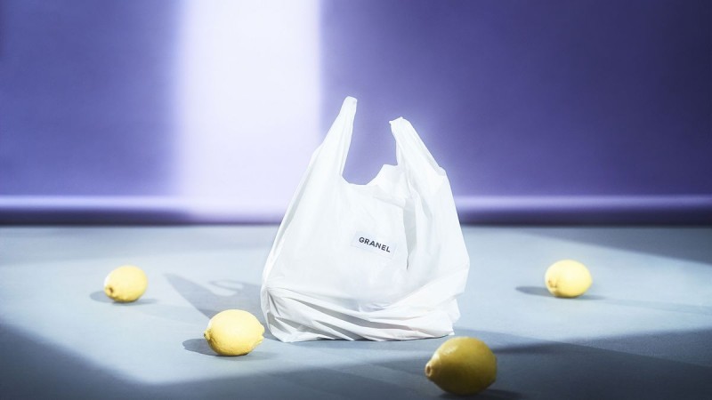 <span style='color:#780948'>ARCHIVED</span> - Alicante firm sells plastic bag for whopping 499 euros