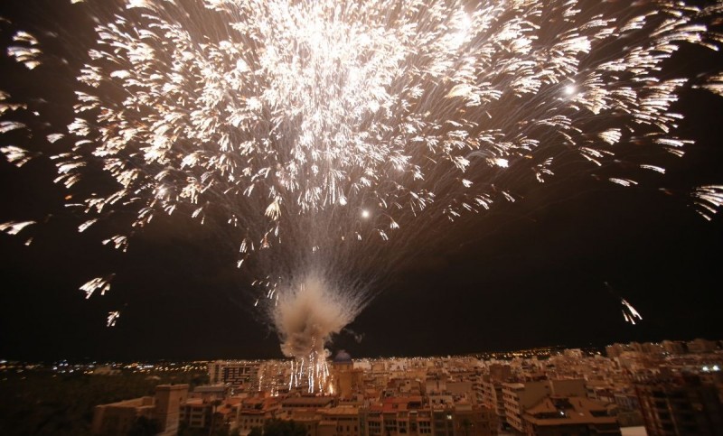 <span style='color:#780948'>ARCHIVED</span> - Elche firework fiesta declared a Festival of National Tourist Interest