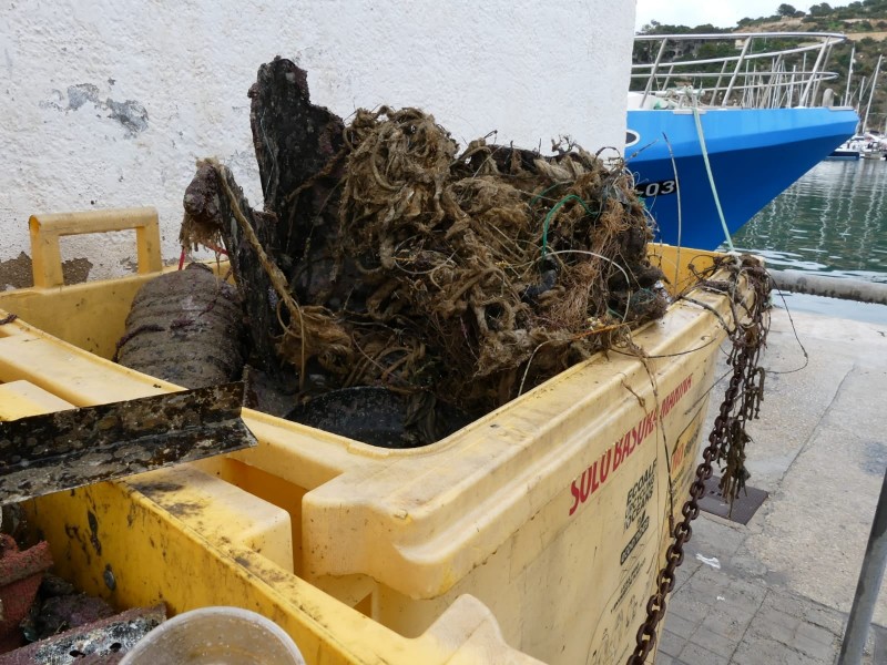 <span style='color:#780948'>ARCHIVED</span> - Mountain of tyres amongst 2,000 kilos of waste cleared from Calpe seabed