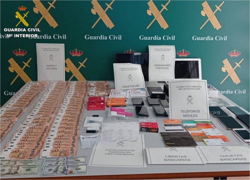 <span style='color:#780948'>ARCHIVED</span> - Internet banking scammers arrested in Torrevieja and Almoradi