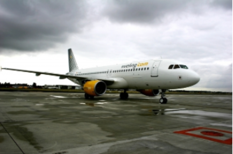 <span style='color:#780948'>ARCHIVED</span> - Vueling and Ryanair dominate air travel in Catalonia