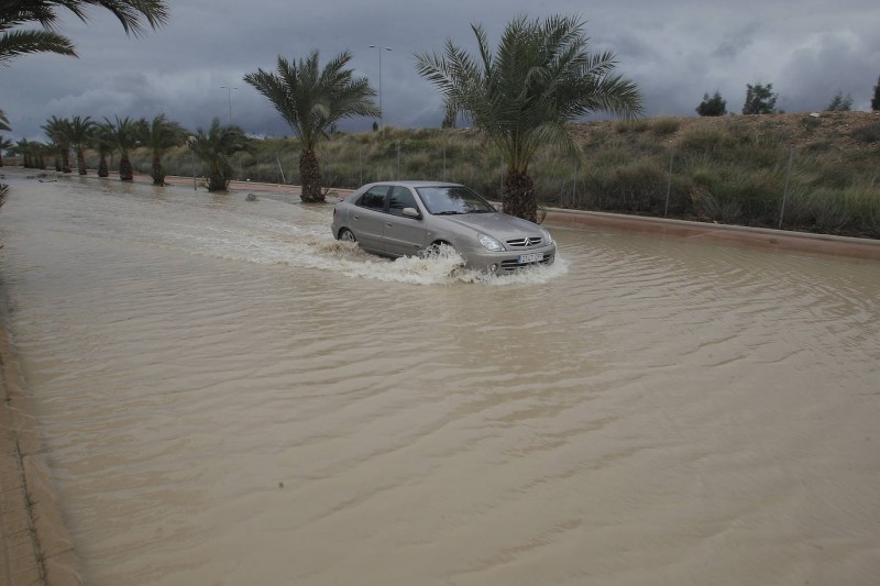 <span style='color:#780948'>ARCHIVED</span> - Record rainfall: Heavy downpour causes flash flooding in Alicante