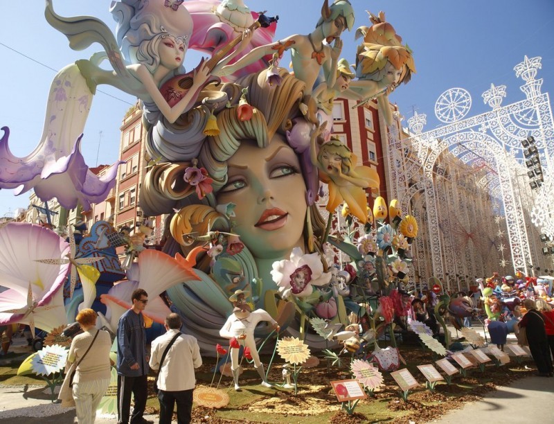 <span style='color:#780948'>ARCHIVED</span> - Spectacular Valencia Fallas make welcome return but with mandatory mask-wearing