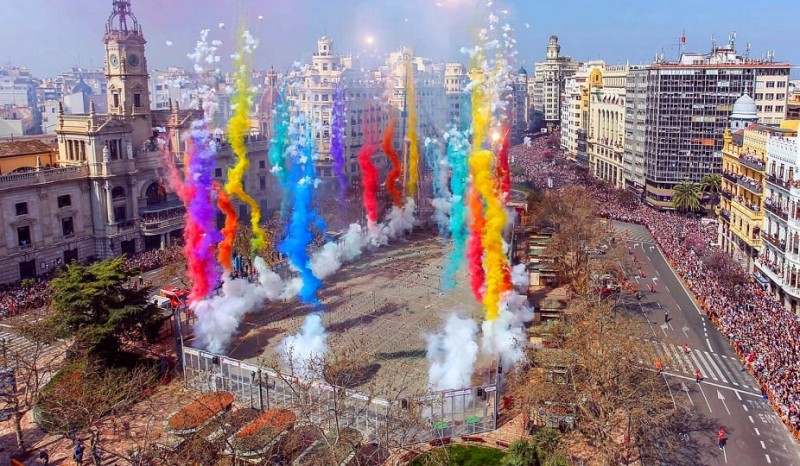 Spectacular Valencia Fallas make welcome return but with mandatory mask-wearing