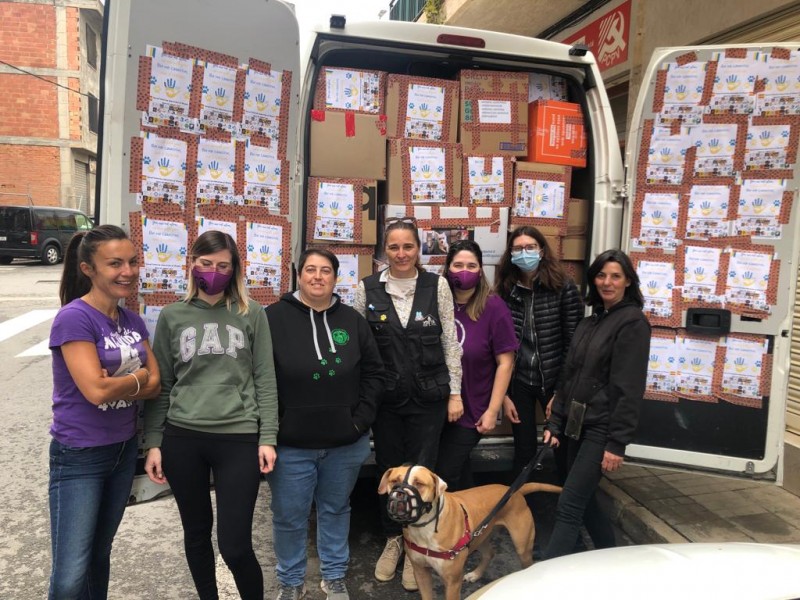 <span style='color:#780948'>ARCHIVED</span> - Van laden with medical supplies for Ukrainian pets sets off from Alicante