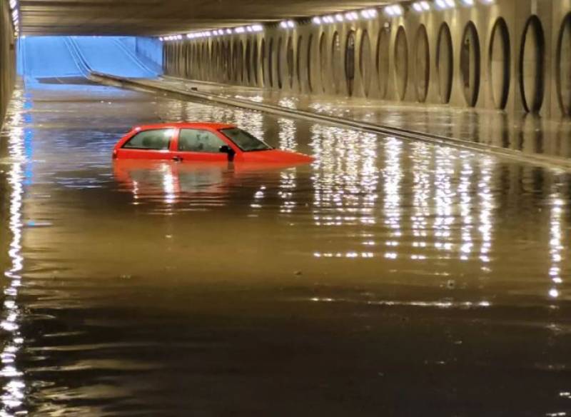 <span style='color:#780948'>ARCHIVED</span> - Valencia records wettest May day since 1871