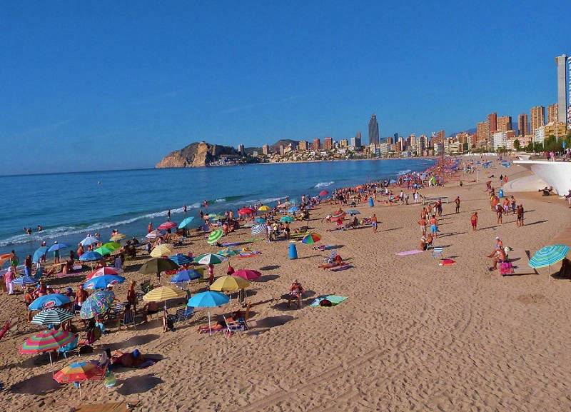 <span style='color:#780948'>ARCHIVED</span> - Watching you: Benidorm to put CCTV on its beaches to prevent overcrowding