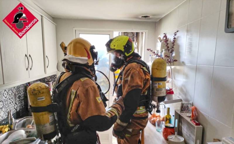 <span style='color:#780948'>ARCHIVED</span> - Dog rescued from a burning house in Alcoy