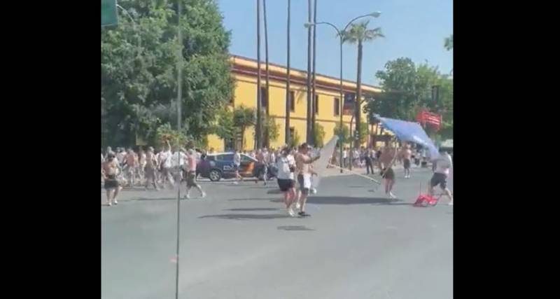 <span style='color:#780948'>ARCHIVED</span> - Videos show huge fights between Rangers and Eintracht fans at the Europa League final in Seville, Spain