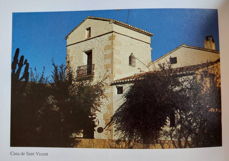 <span style='color:#780948'>ARCHIVED</span> - Outrage after 18th Century building is pulled down to make way for a supermarket in Moraira