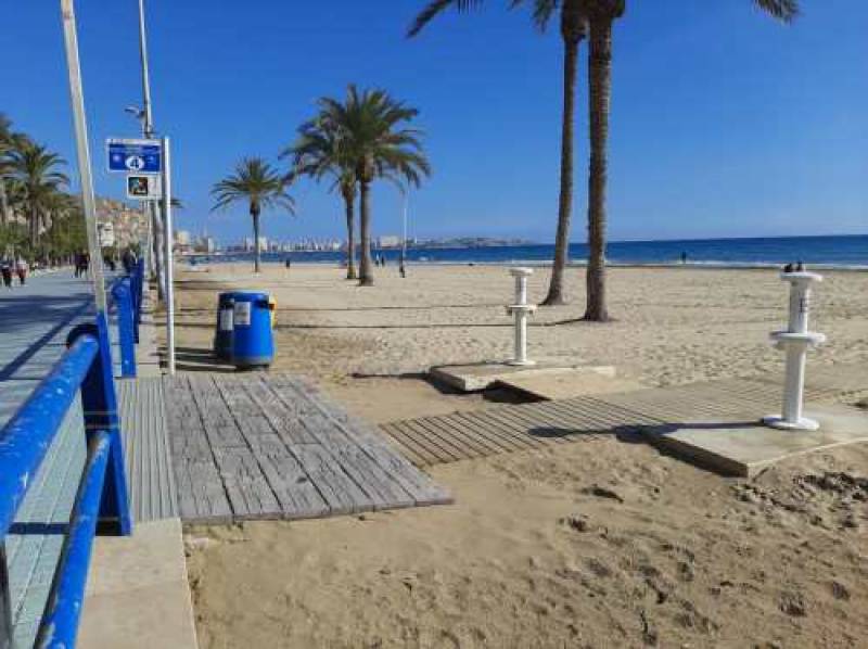 <span style='color:#780948'>ARCHIVED</span> - More than half of the beaches in Alicante province will be smoke-free this summer