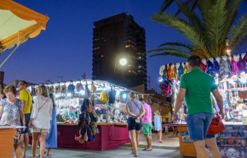 <span style='color:#780948'>ARCHIVED</span> - Plaza Bohemia summer market in La Manga open every evening until September 15