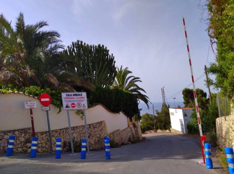 Javea begins regulating coastline parking but holds off on charging