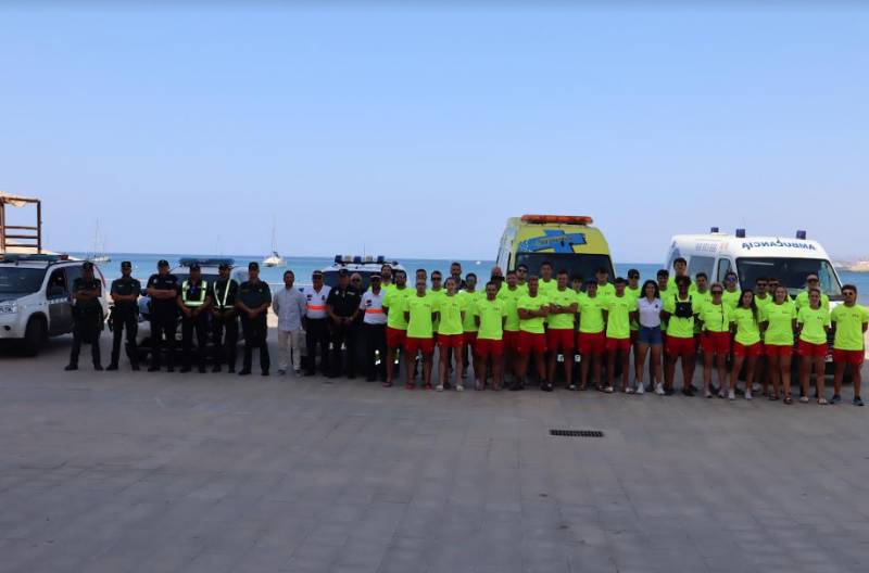 <span style='color:#780948'>ARCHIVED</span> - 60 lifeguards on duty this summer at the beaches of Aguilas