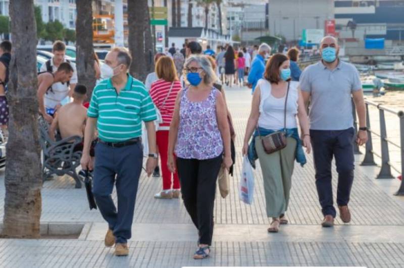 <span style='color:#780948'>ARCHIVED</span> - Brits warned of possible Covid restrictions in Spain this summer