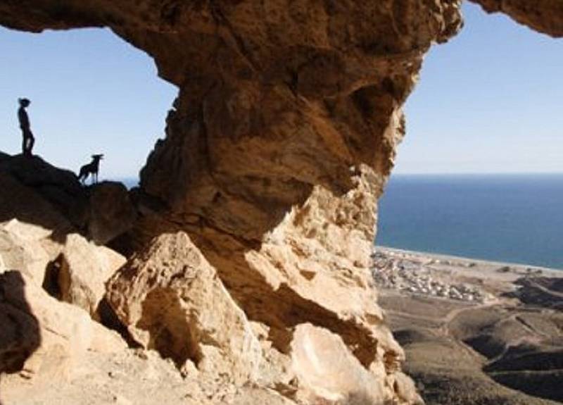 <span style='color:#780948'>ARCHIVED</span> - August 8 Free guided hike to the coves of Bolnuevo in Mazarrón