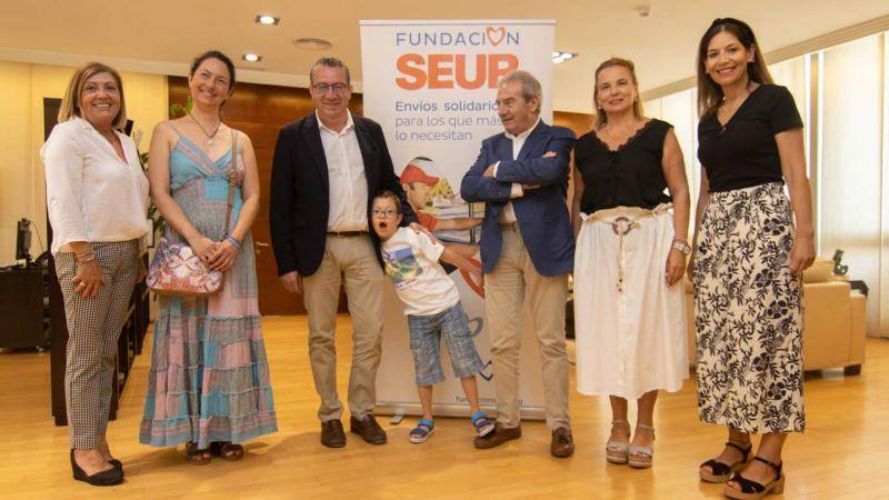 <span style='color:#780948'>ARCHIVED</span> - Benidorm schoolboy with a rare disorder gets vital aquatic therapy thanks to recycled bottle tops