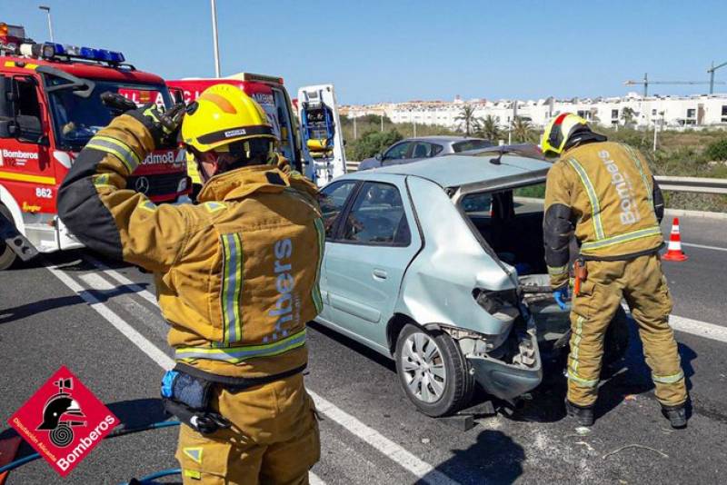 <span style='color:#780948'>ARCHIVED</span> - Three elderly people injured in crash on the N-332 in Orihuela Costa